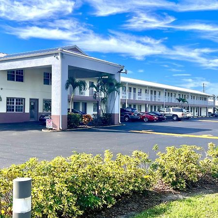 Flamingo Motel Okeechobee Bagian luar foto