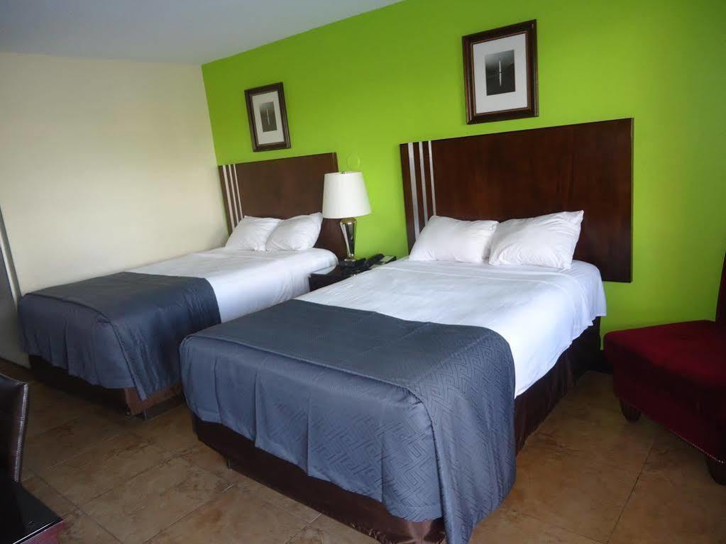 Flamingo Motel Okeechobee Bagian luar foto