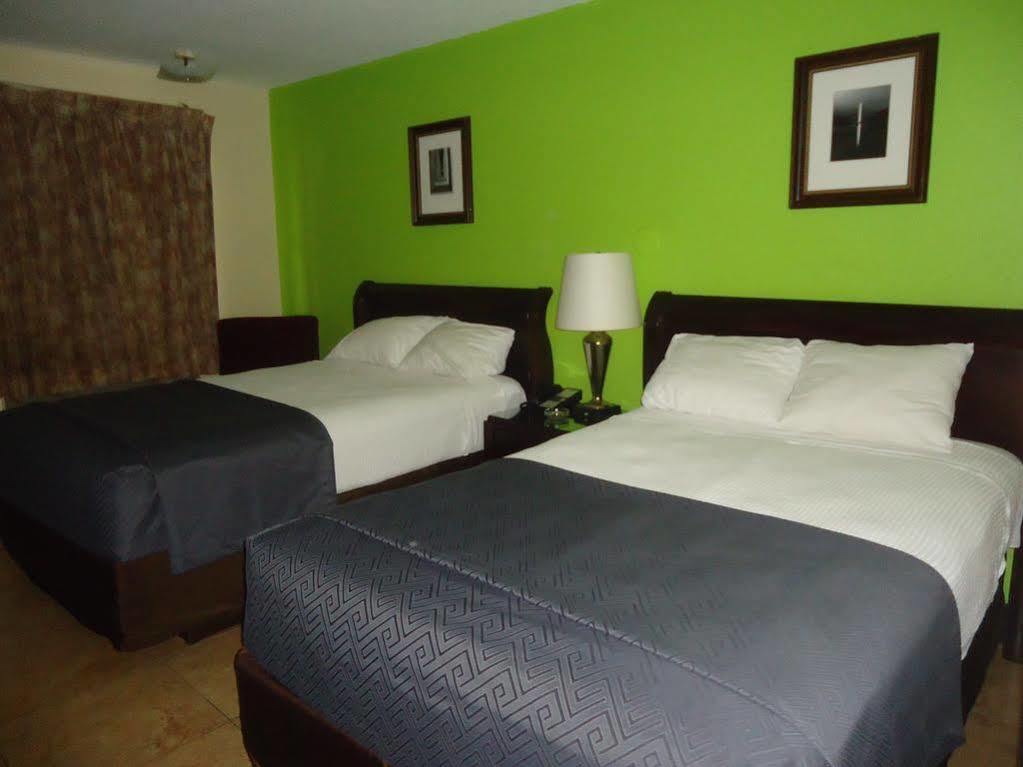 Flamingo Motel Okeechobee Bagian luar foto
